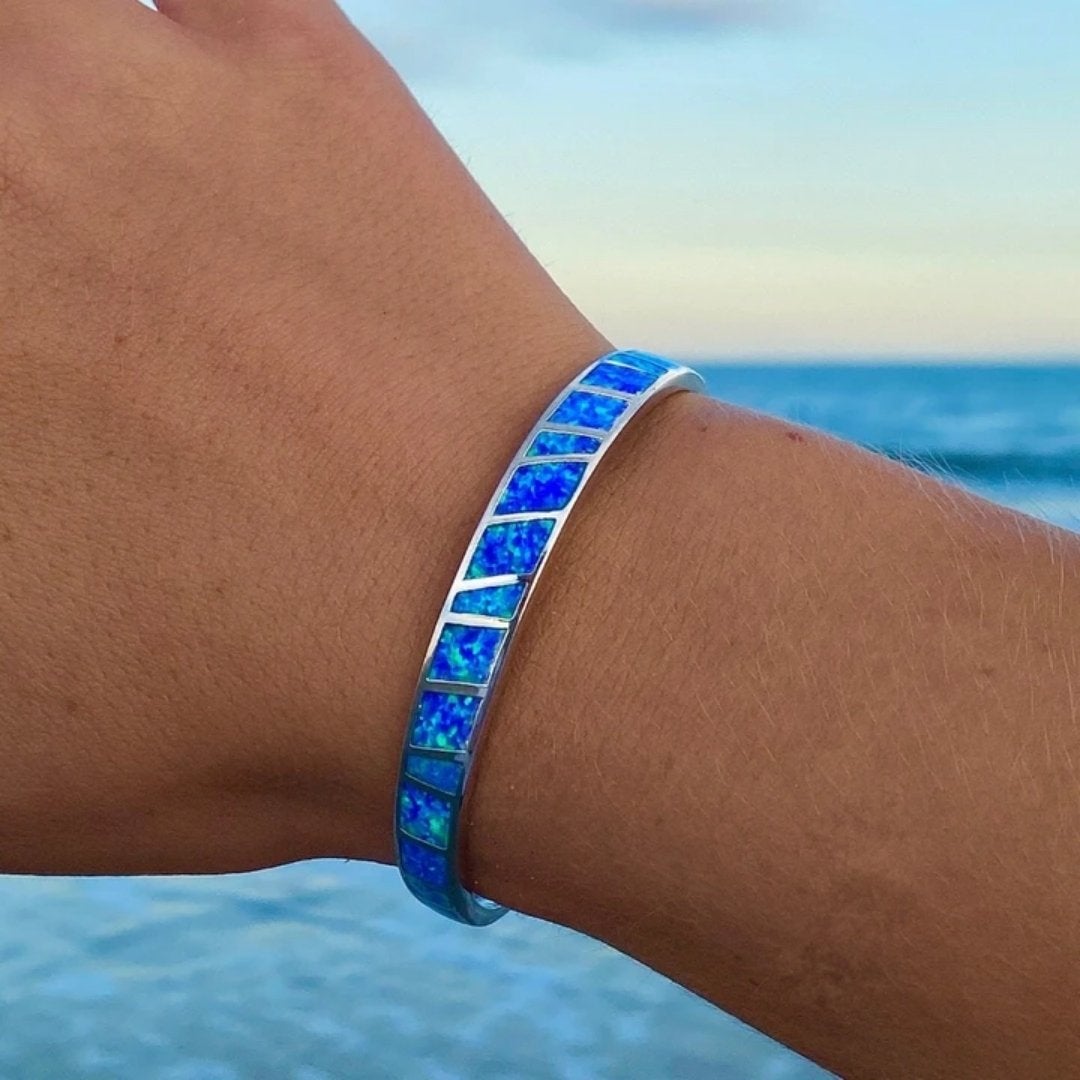 Bracelet en argent élégant avec opale bleue exclusive